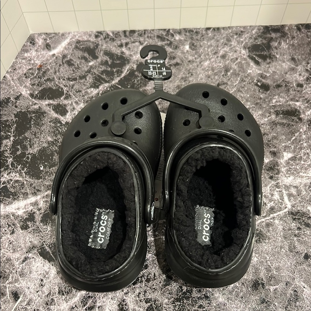 Crocs Black Fuzzy Lined Clogs